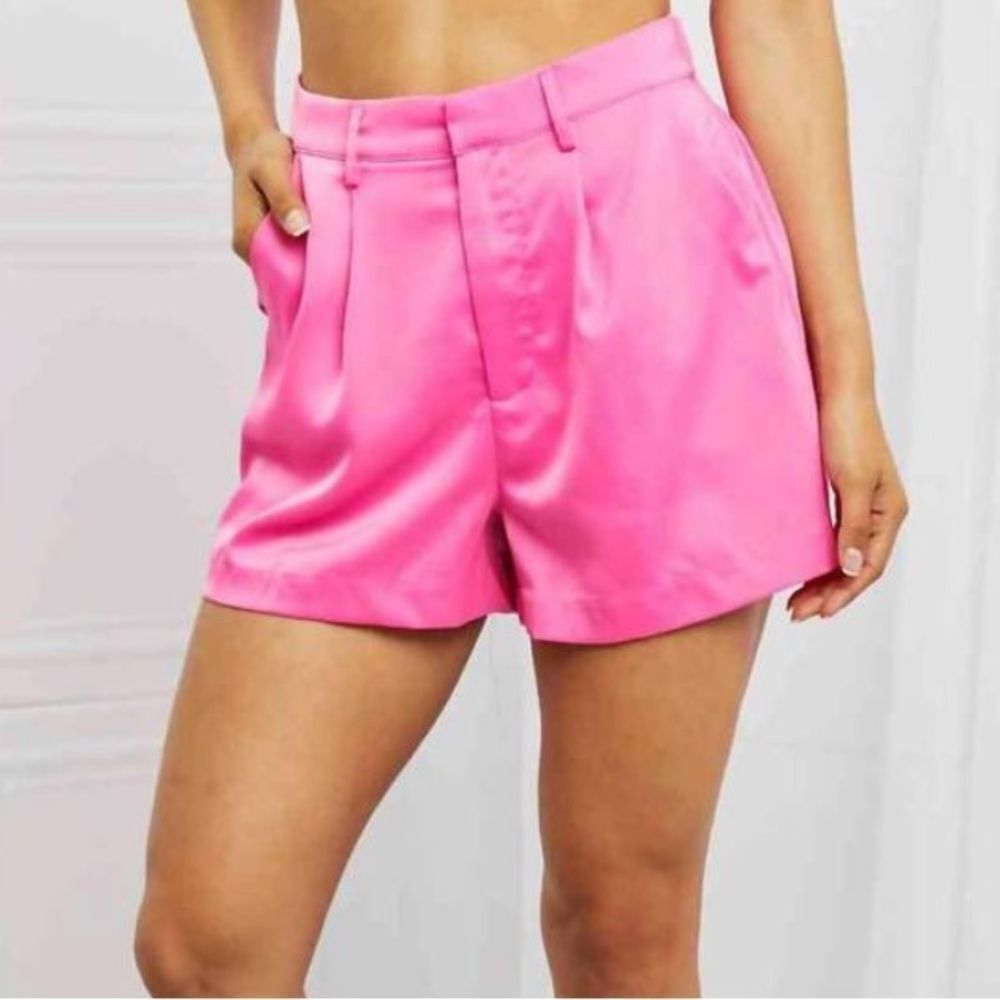 GLAM | NEW All of the Lights Pink Satin Look Shorts Women’s Size Large